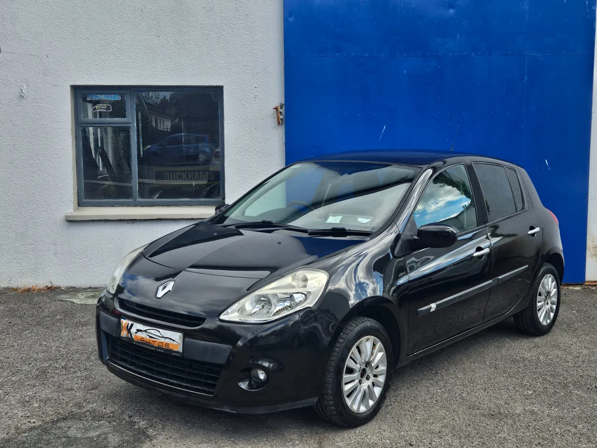 Renault Clio  only 69,000 kms - Image 2