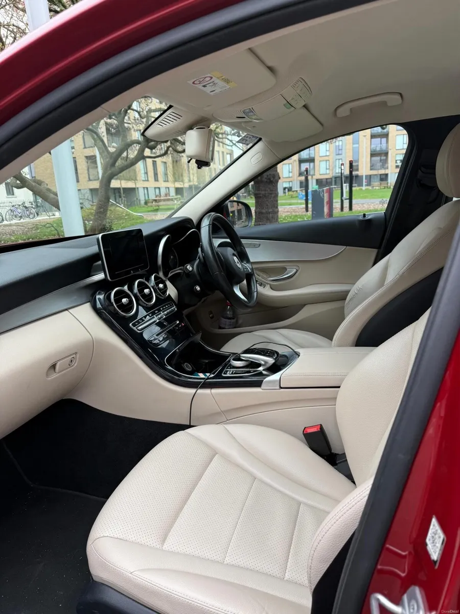 Mercedes-Benz C-Class 2019 - Image 5