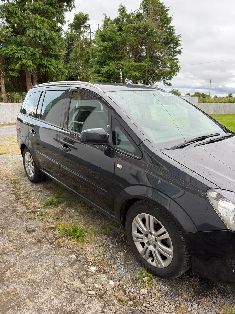 Opel Zafira - Image 1
