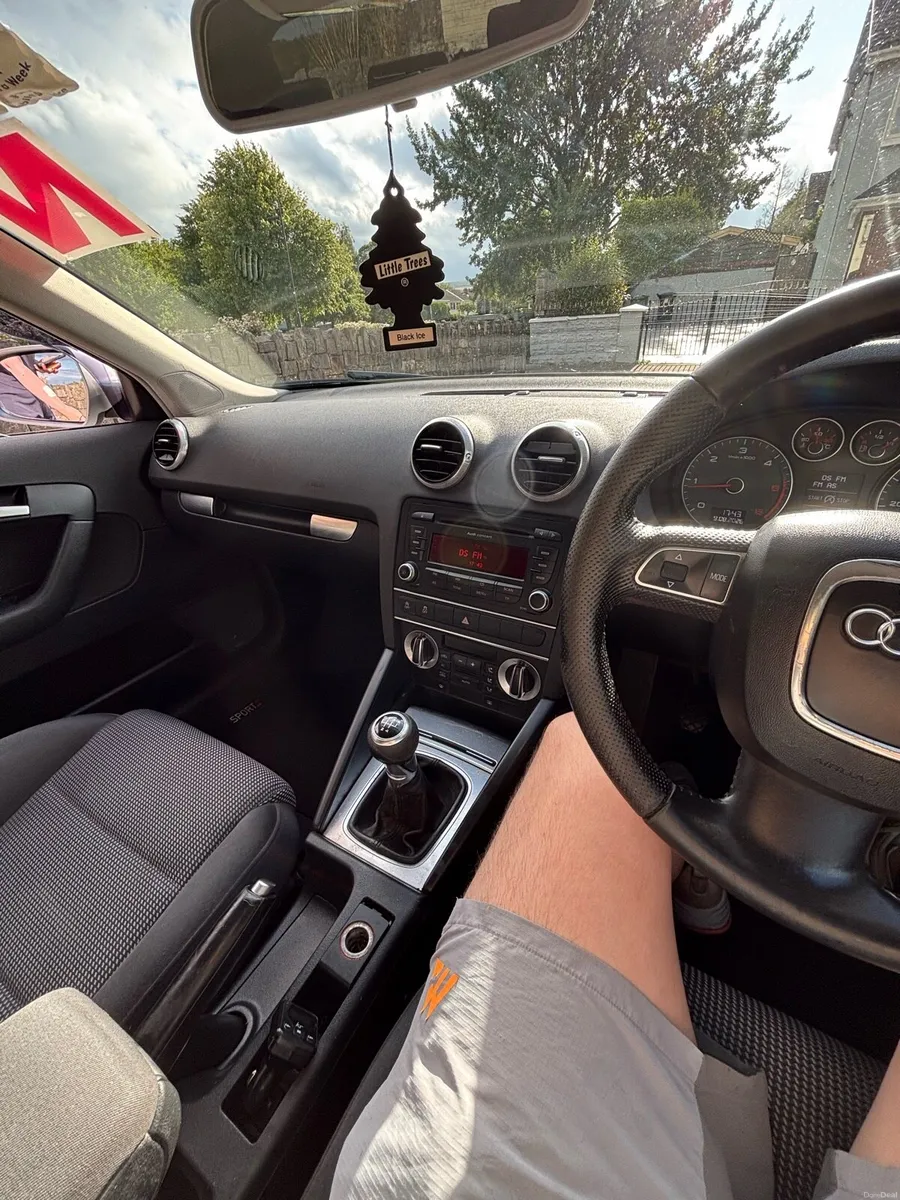 Audi A3 2011 1.6L TDI sport-back - Image 5