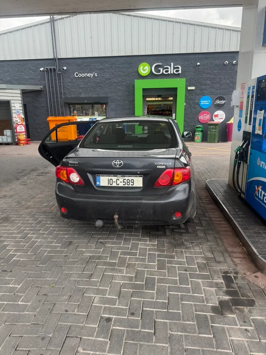Toyota Corolla - Image 2