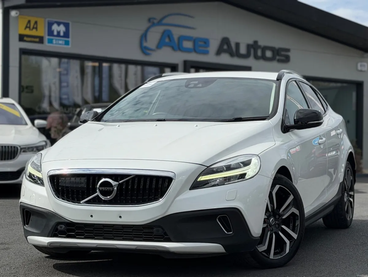 Volvo V40 CROSS COUNTRY - 2.0L DIESEL - AUTO - 12M - Image 1