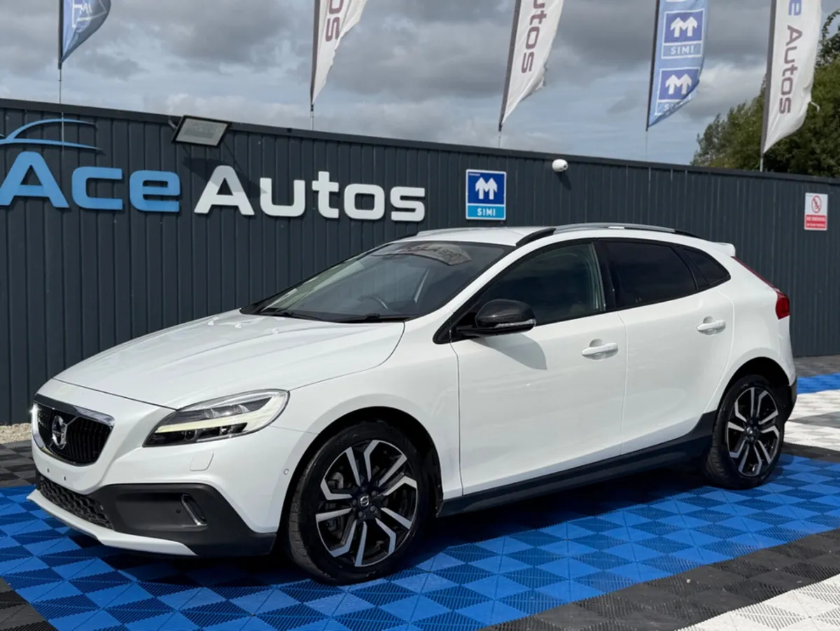 Volvo V40 D4 - 2.0L DIESEL - AUTO - 12M WARRANTY - - Image 3