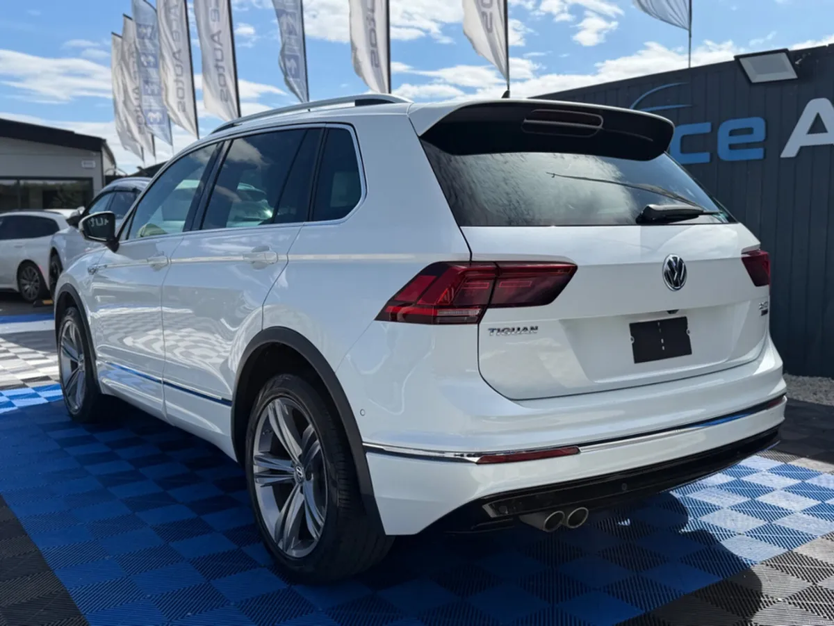 Volkswagen Tiguan R-LINE 4WD - 2.0L DIESEL - AUTO - Image 5