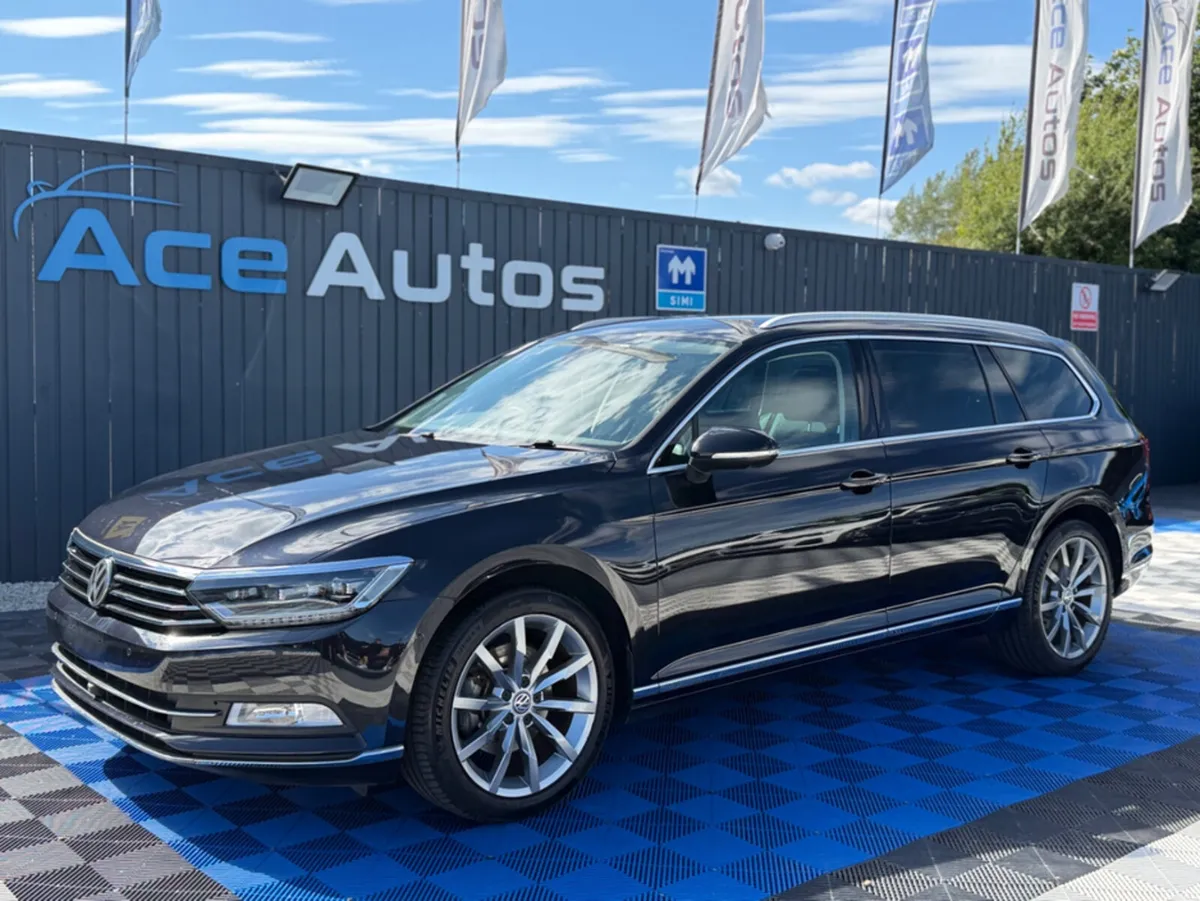 Volkswagen Passat HIGHLINE PREMIUM - 2.0L DIESEL - - Image 3