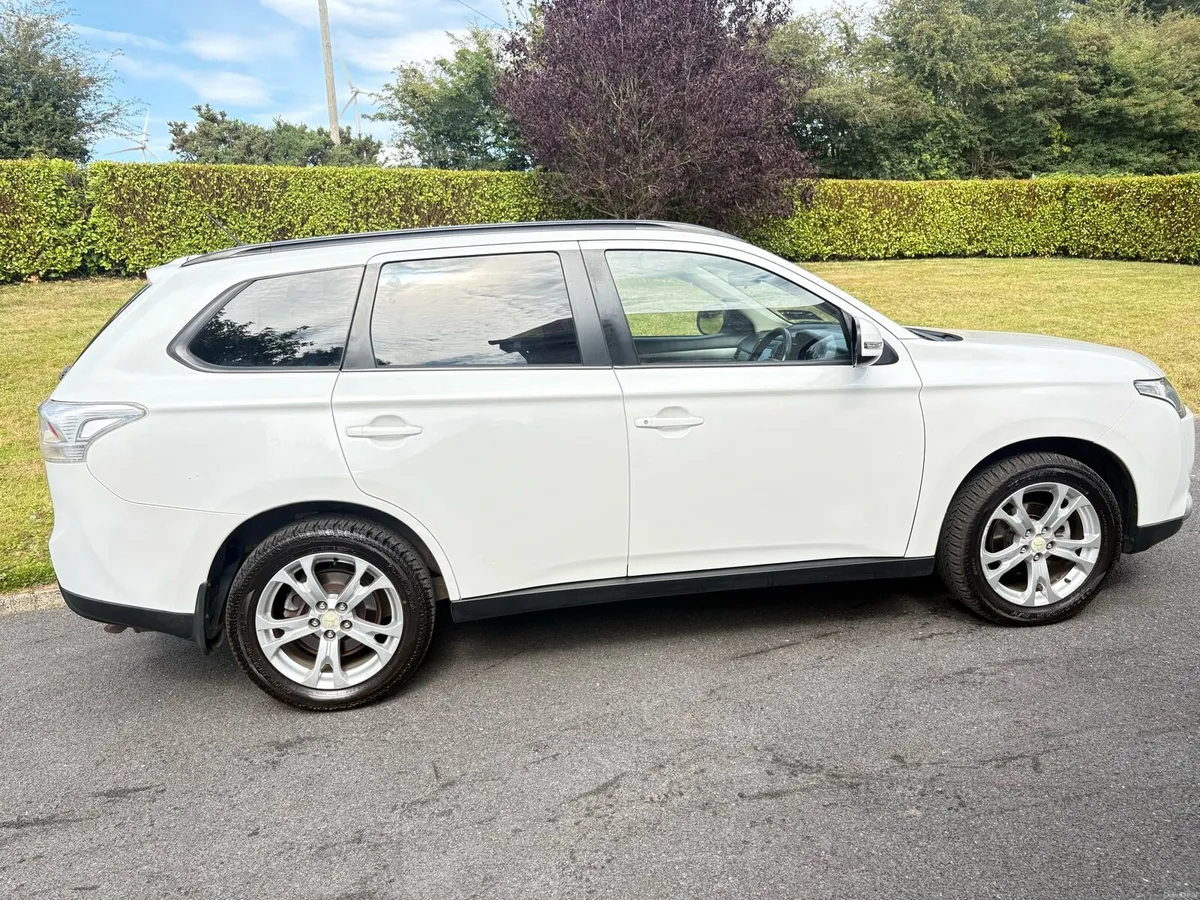 Mitsubishi outlander 2.0 litre 4x4 NEW NCT - Image 3