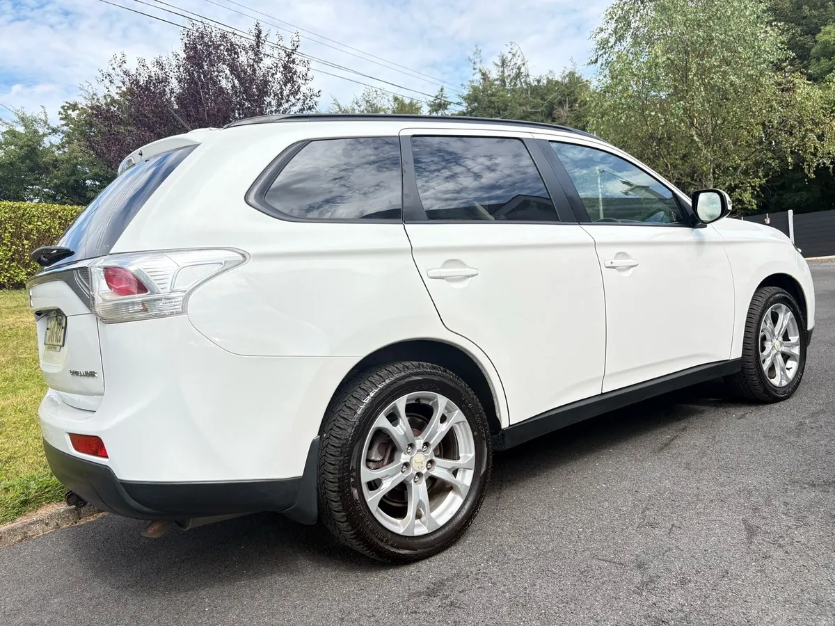 Mitsubishi outlander 2.0 litre 4x4 NEW NCT - Image 5