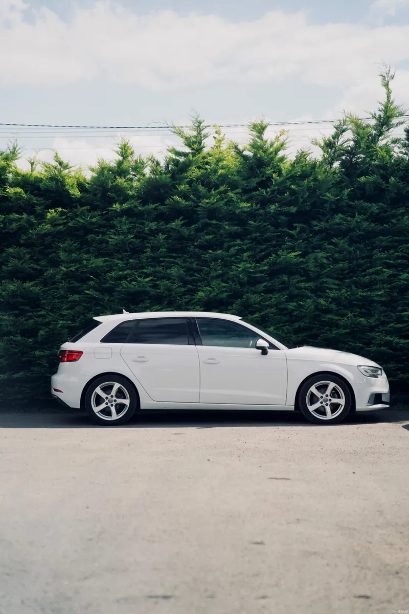 Audi A3 TFSI Sportback 2017 | Premium Hatchback - Image 5