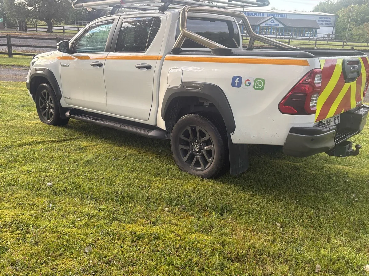 Toyota Hilux invincible X - Image 5
