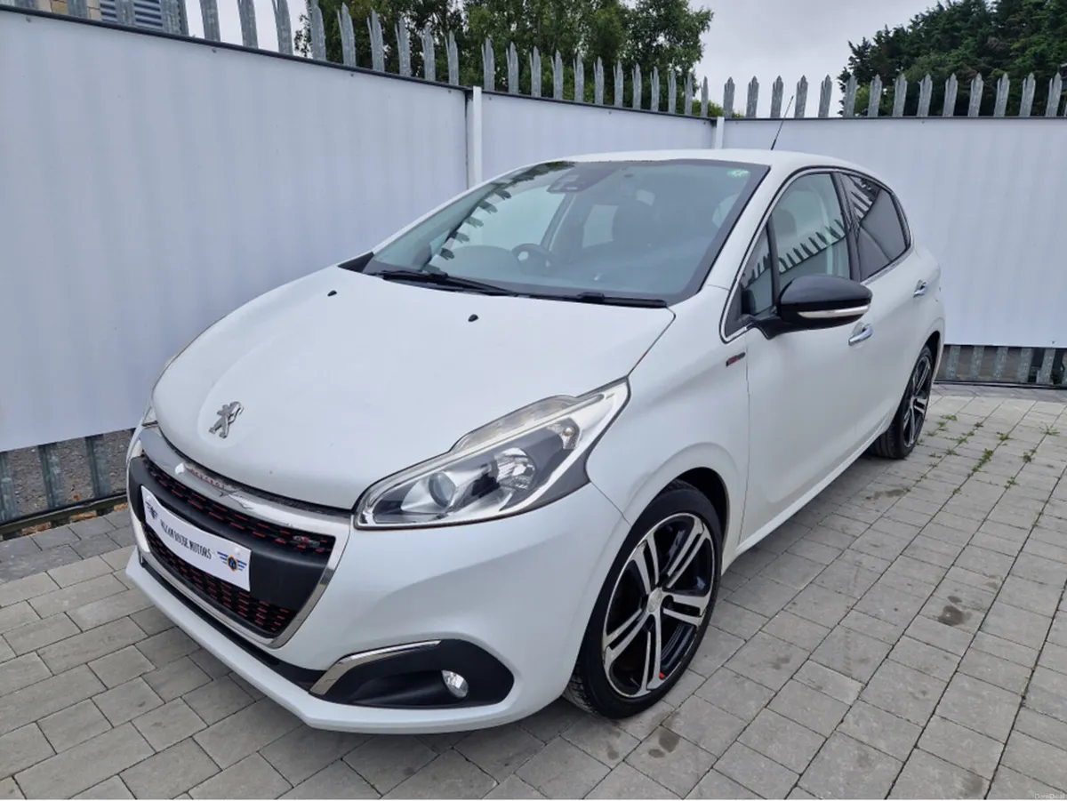 Peugeot 208 1.2 PETROL AUTO - Image 5