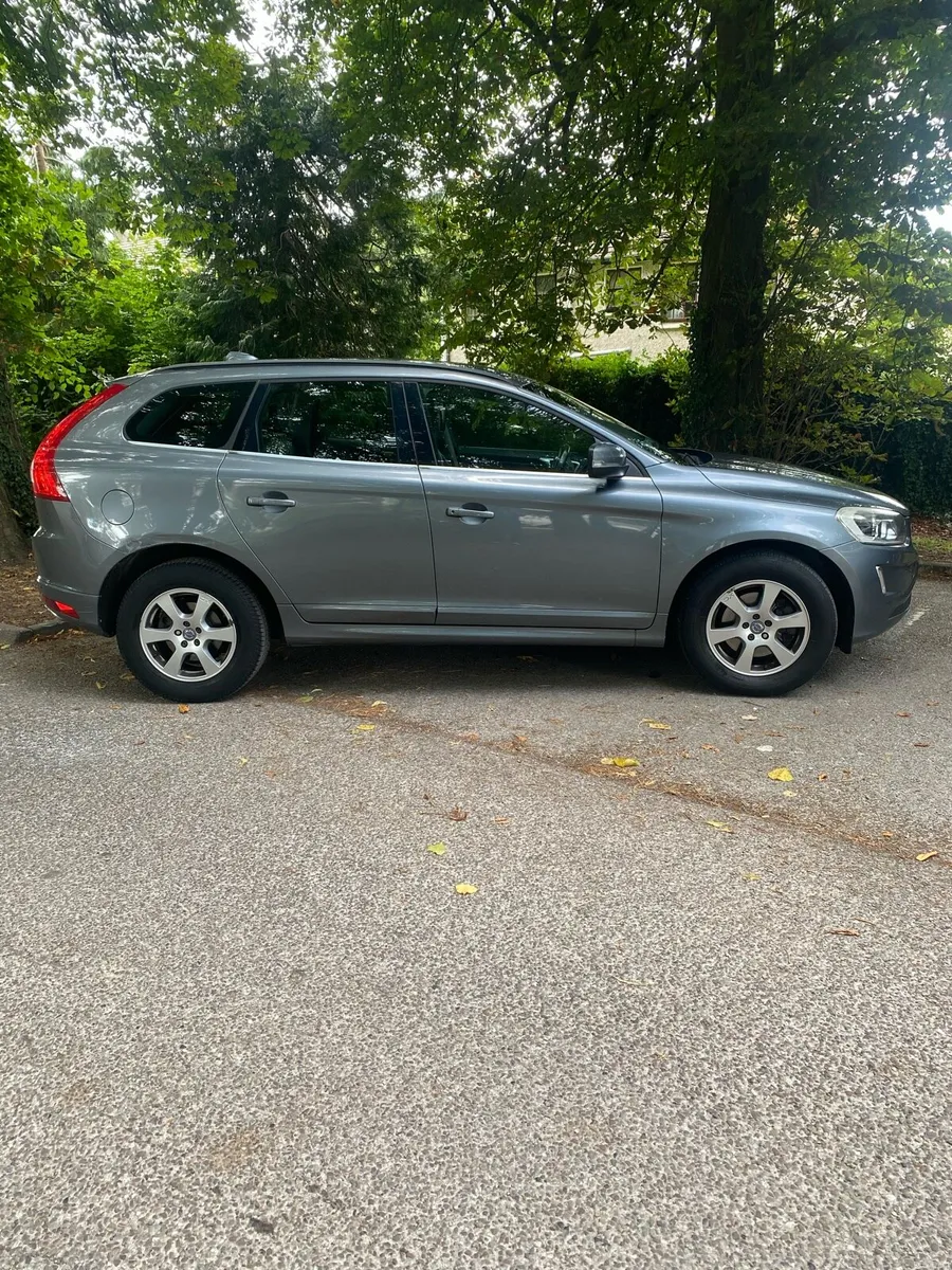 Volvo XC60 2017 - Image 4