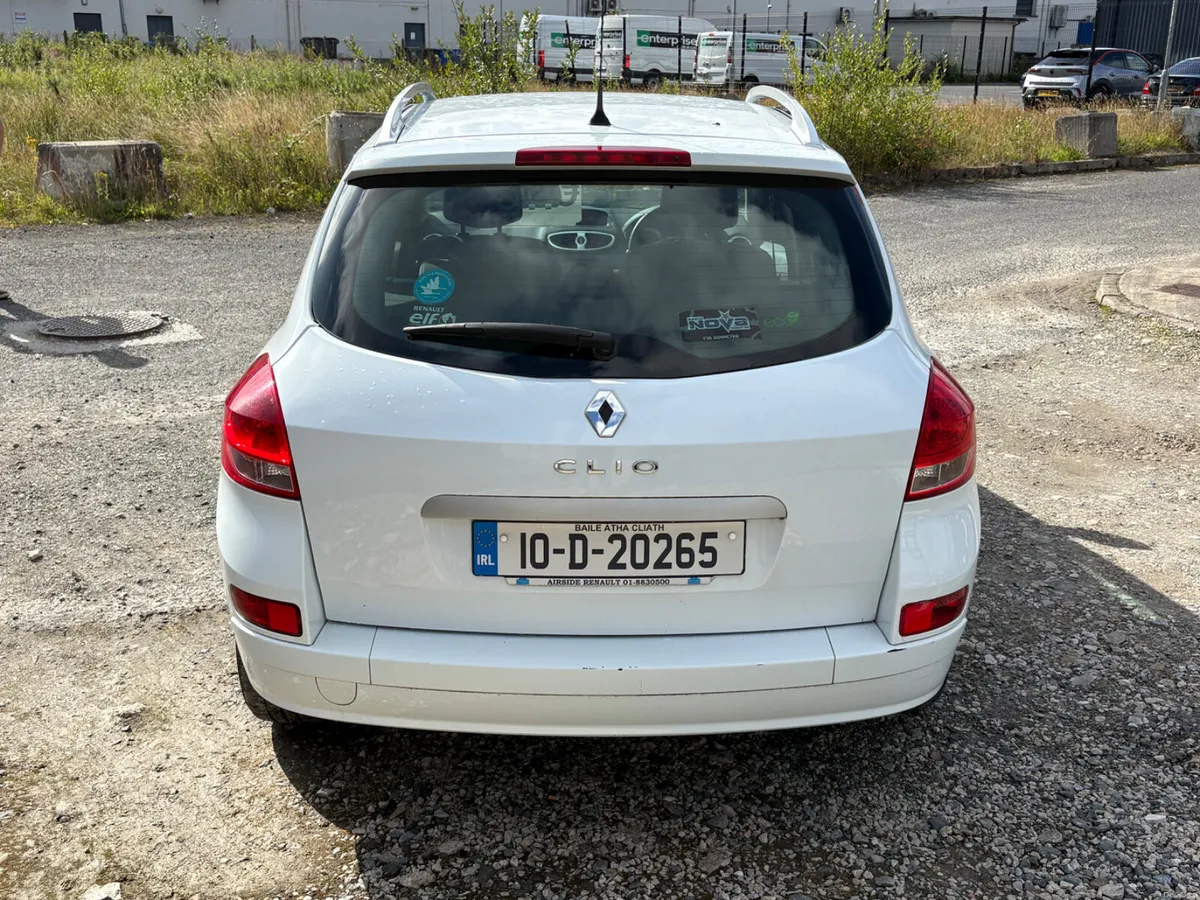 Renault Clio 2010 LOW KMS - Image 6