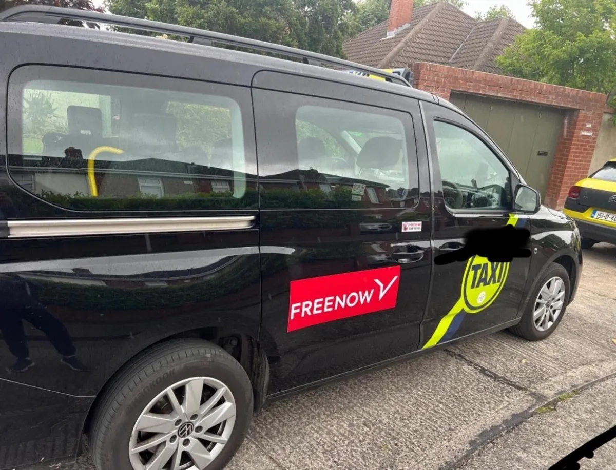 (232) VW Caddy WAV – 7 Seater – Fully License Taxi - Image 4