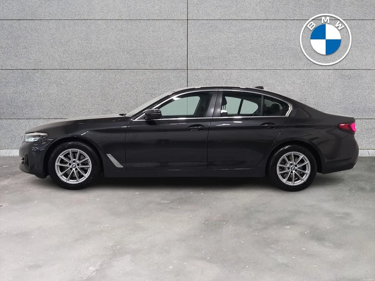 BMW 5-Series 520d SE (MHT) - Image 3