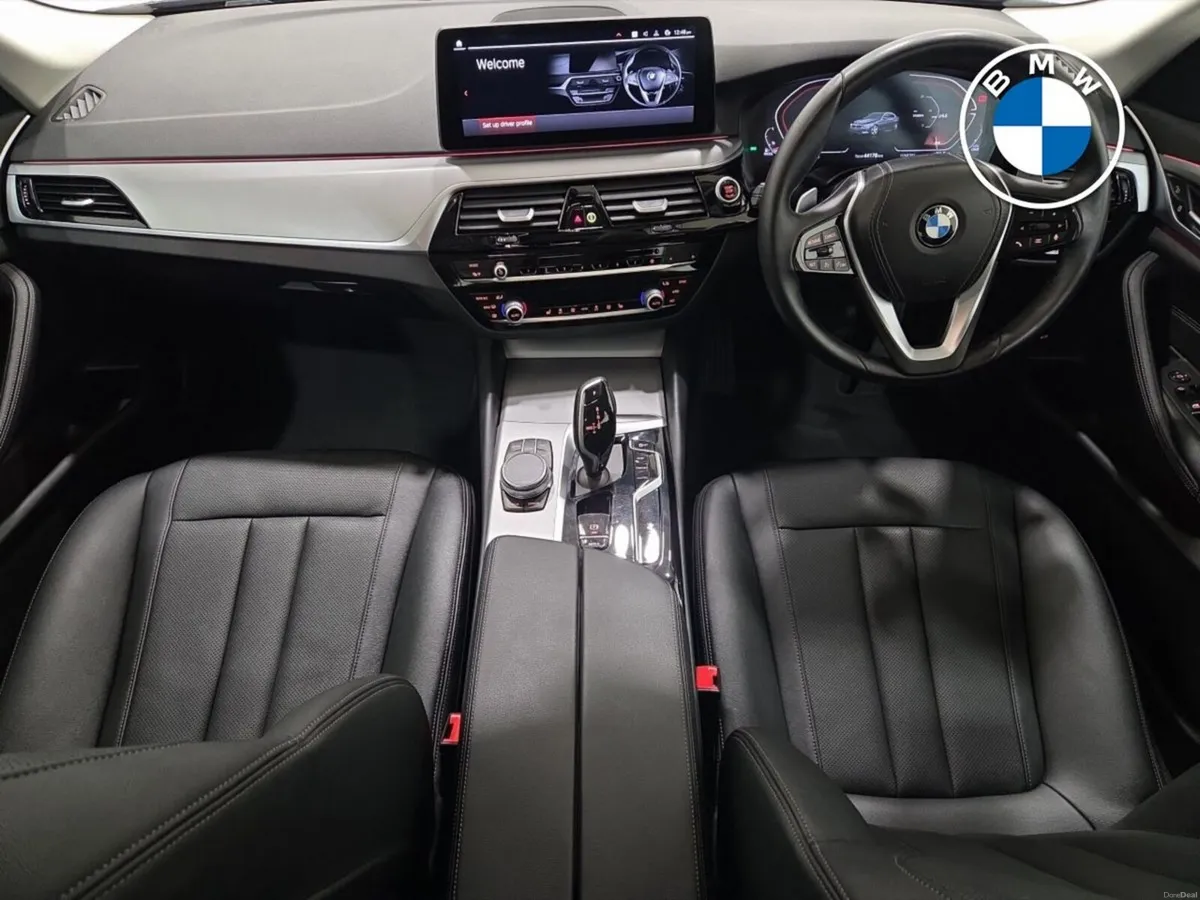 BMW 5-Series 520d SE (MHT) - Image 4