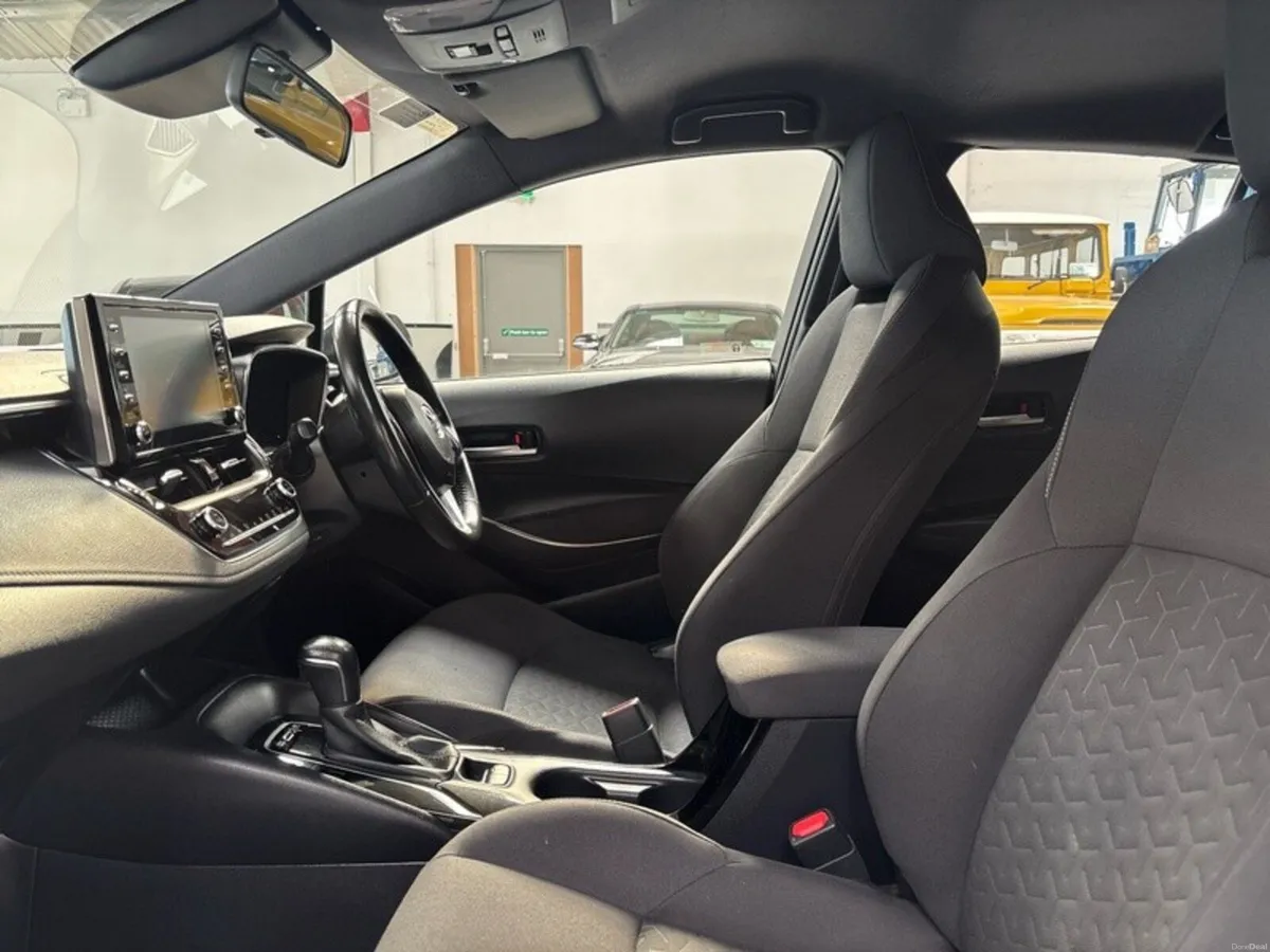 Toyota Corolla HYBRID LUNA H/B AUTO - Image 6