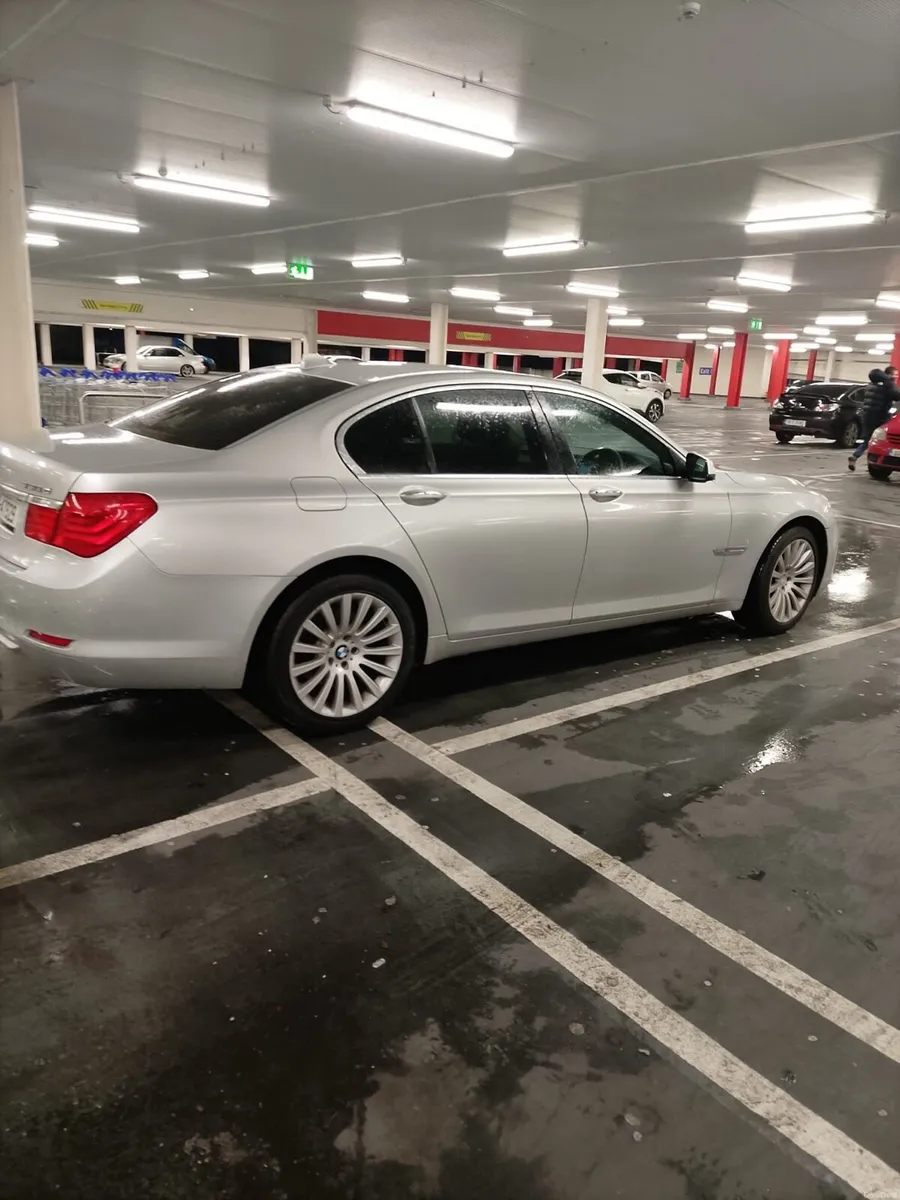 BMW 730d - Image 1