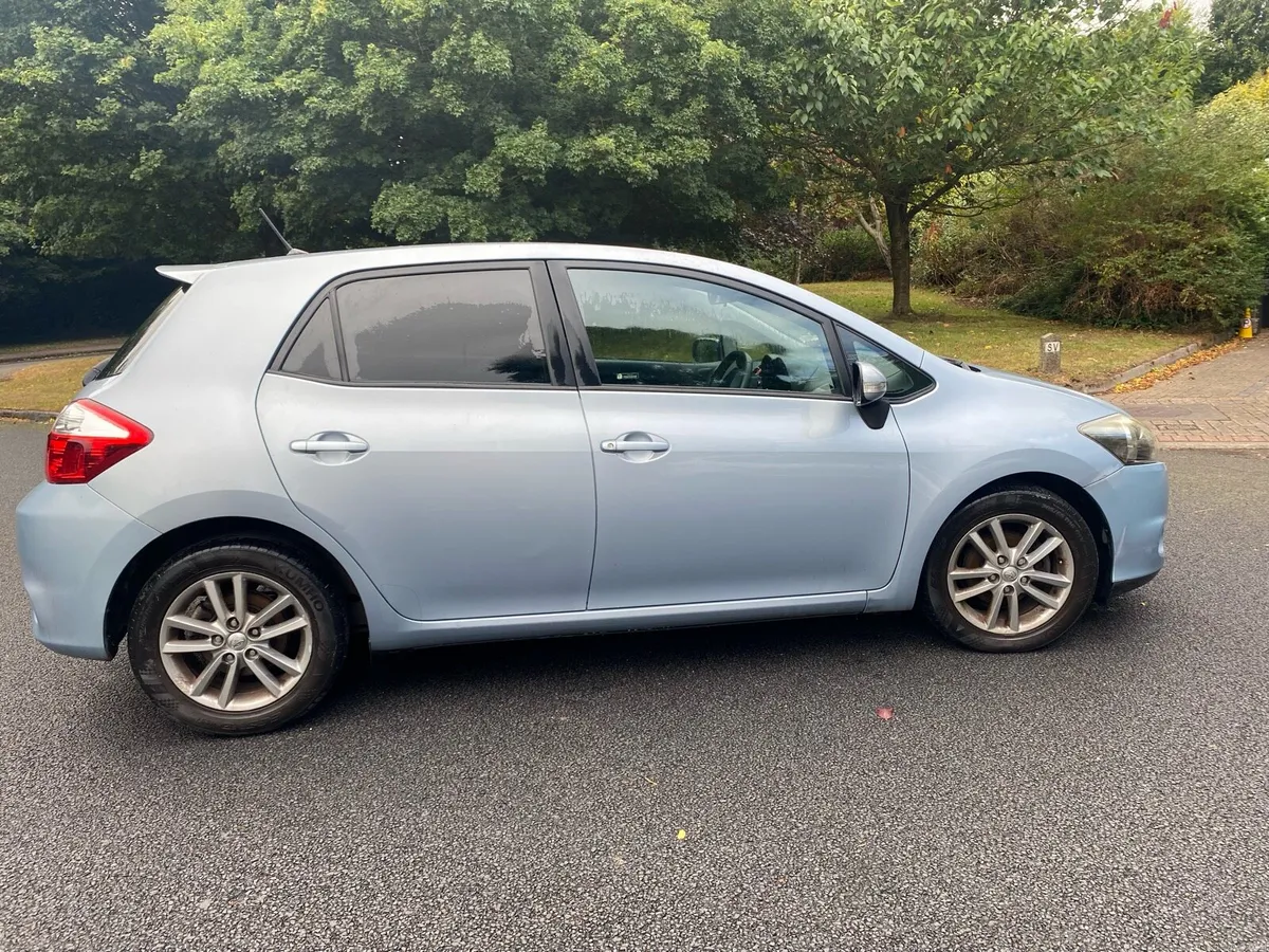 Toyota Auris 1.4 D4D Sport 5DR. Very Low Mileage - Image 1