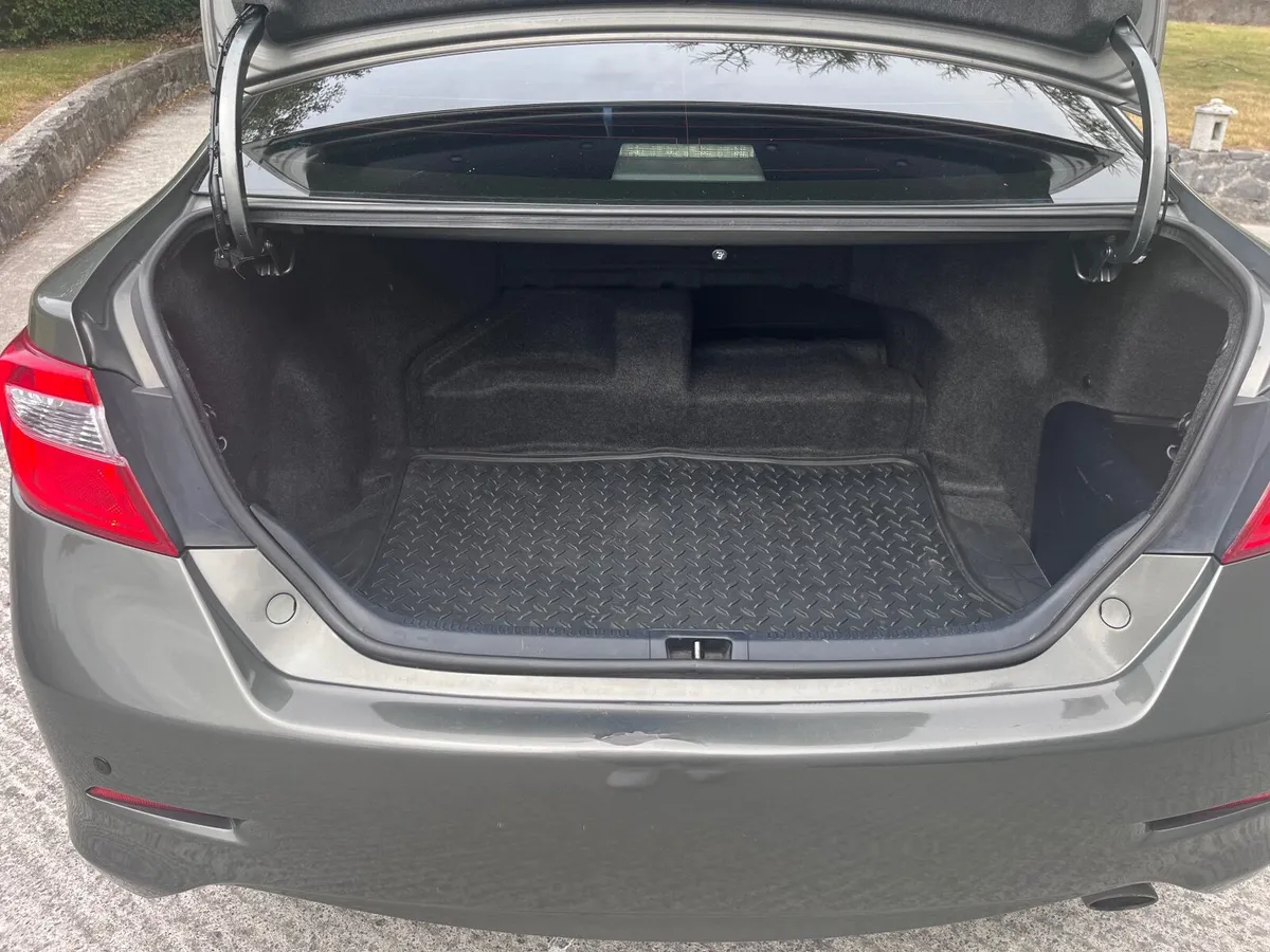 Toyota Camry 2012 - Image 4