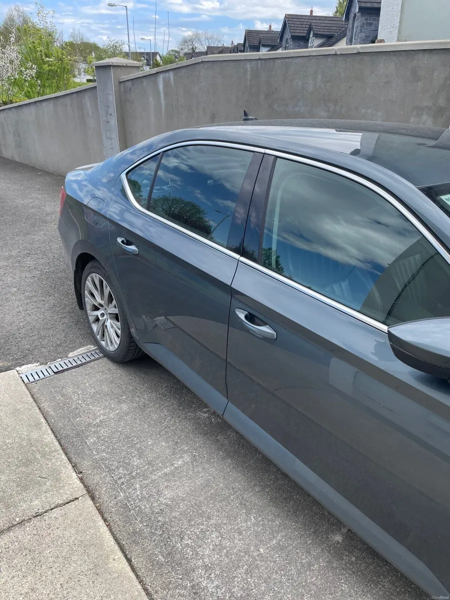 Skoda Superb 2020 - Image 5