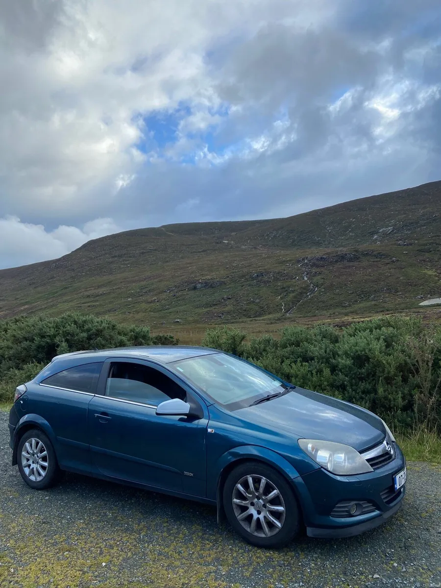 Opel Astra GTC - Image 2