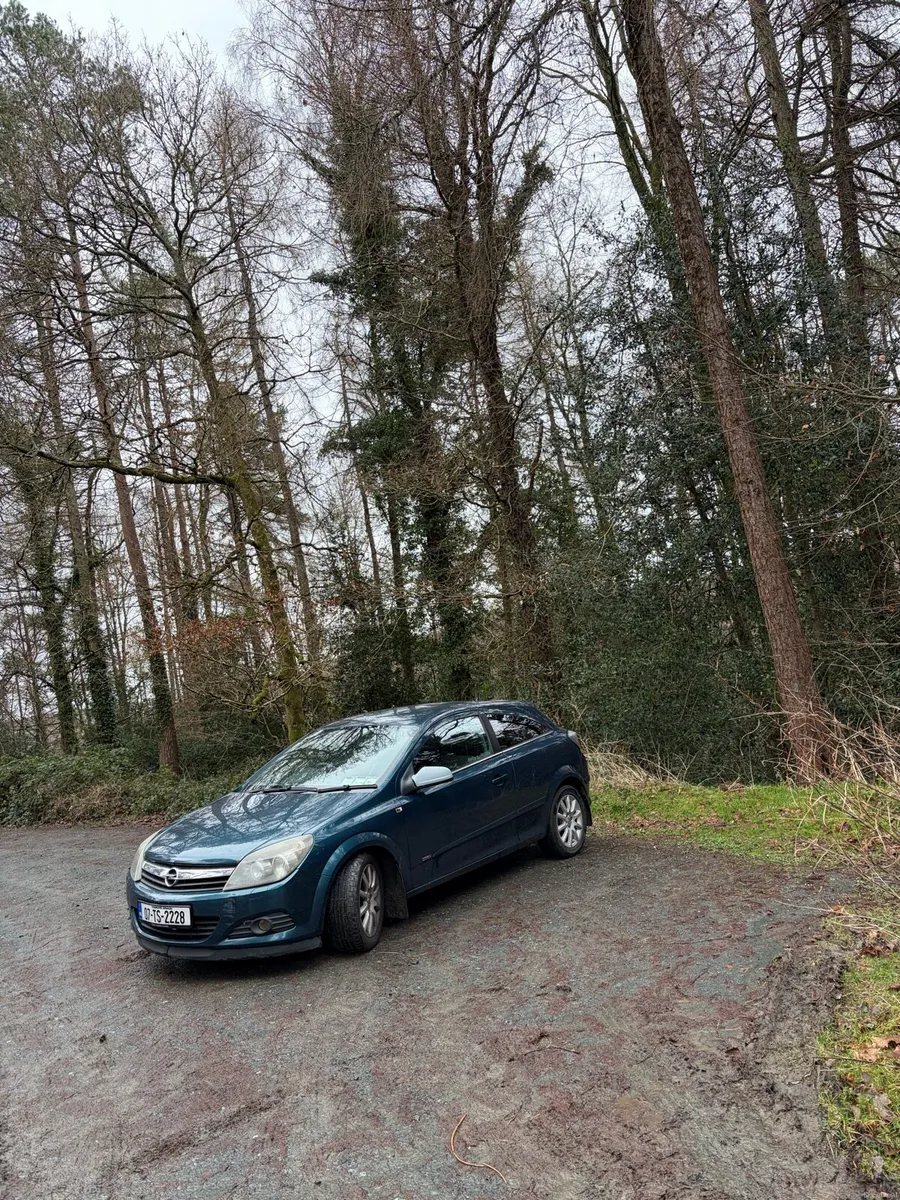 Opel Astra GTC - Image 1