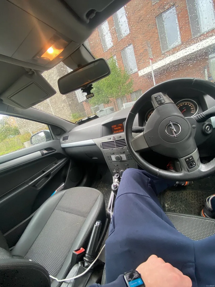 Opel Astra GTC - Image 4
