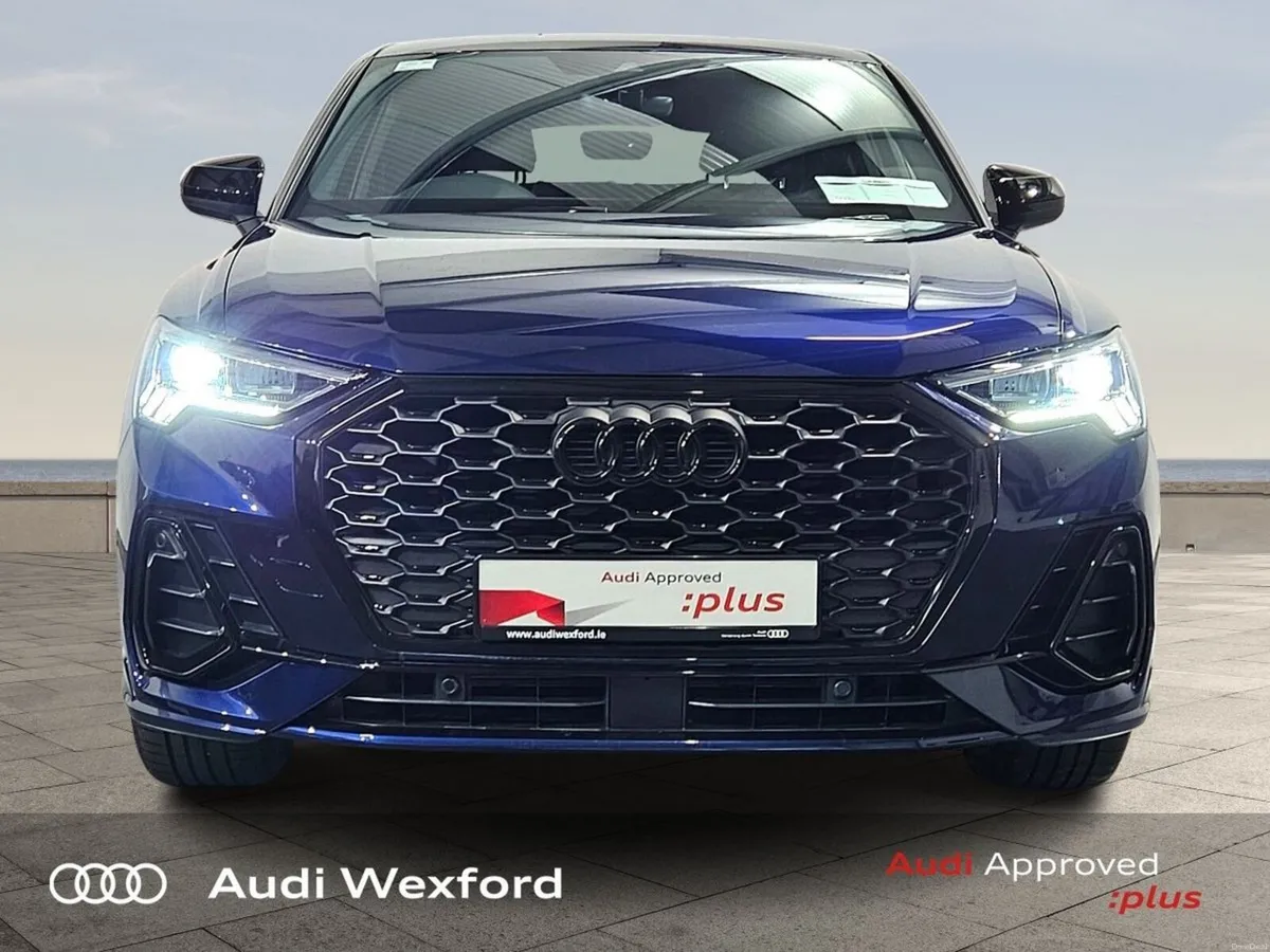 Audi Q3 Q3 SB 35TDI 150 S-line ST *Black Edition* - Image 2