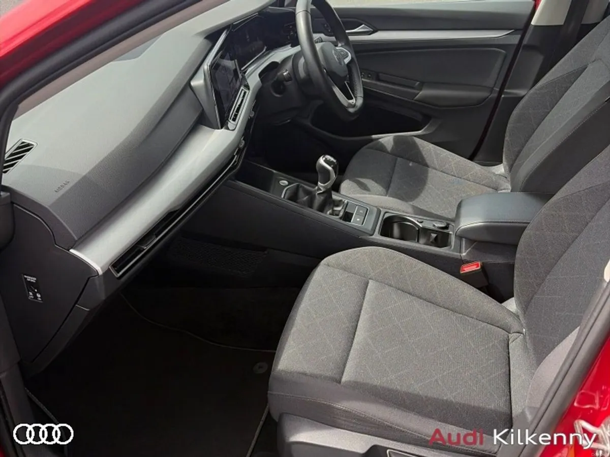 Volkswagen Golf LIFE 2.0 TDI 115 BHP 5DR *1 OWNER - Image 4