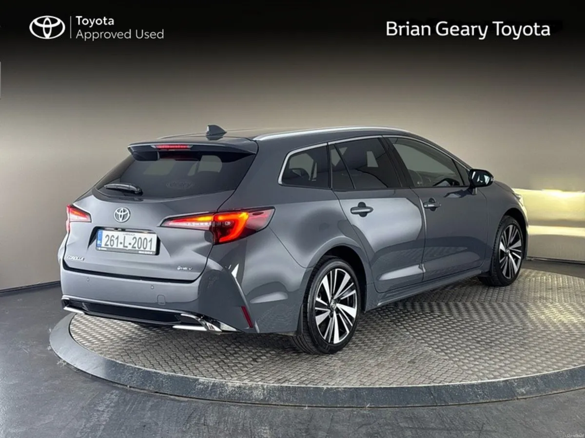 Toyota Corolla Touring Sport SOL - Image 2