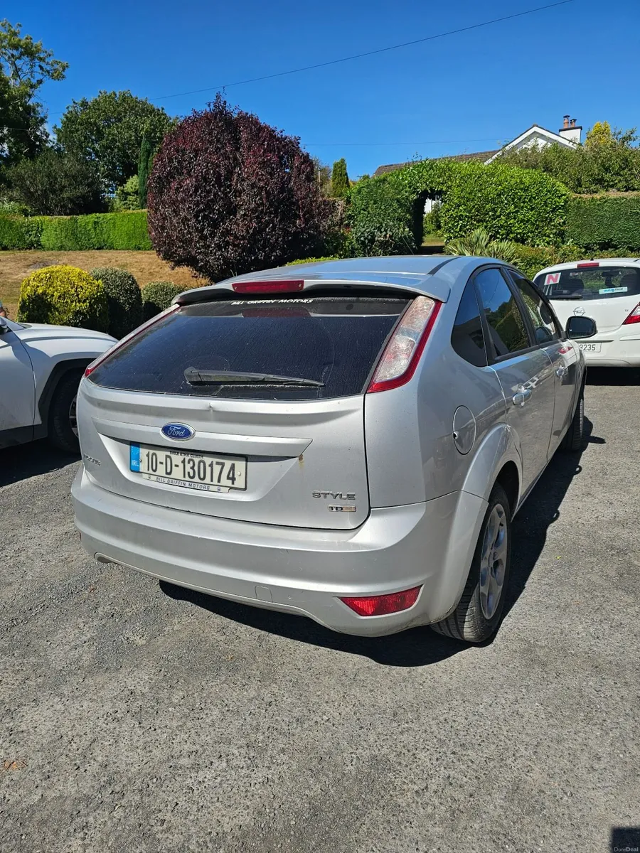 Ford Focus 2010 - Image 4