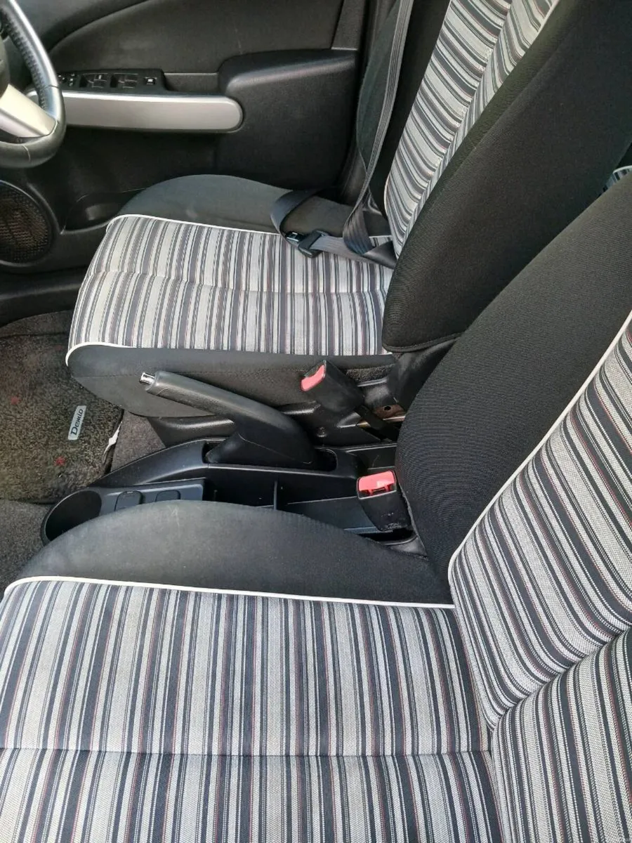 Car - Image 6