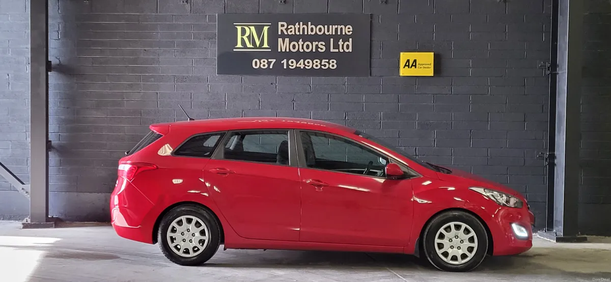 Hyundai i30 Tourer Diesel Automatic (low Mileage) - Image 3