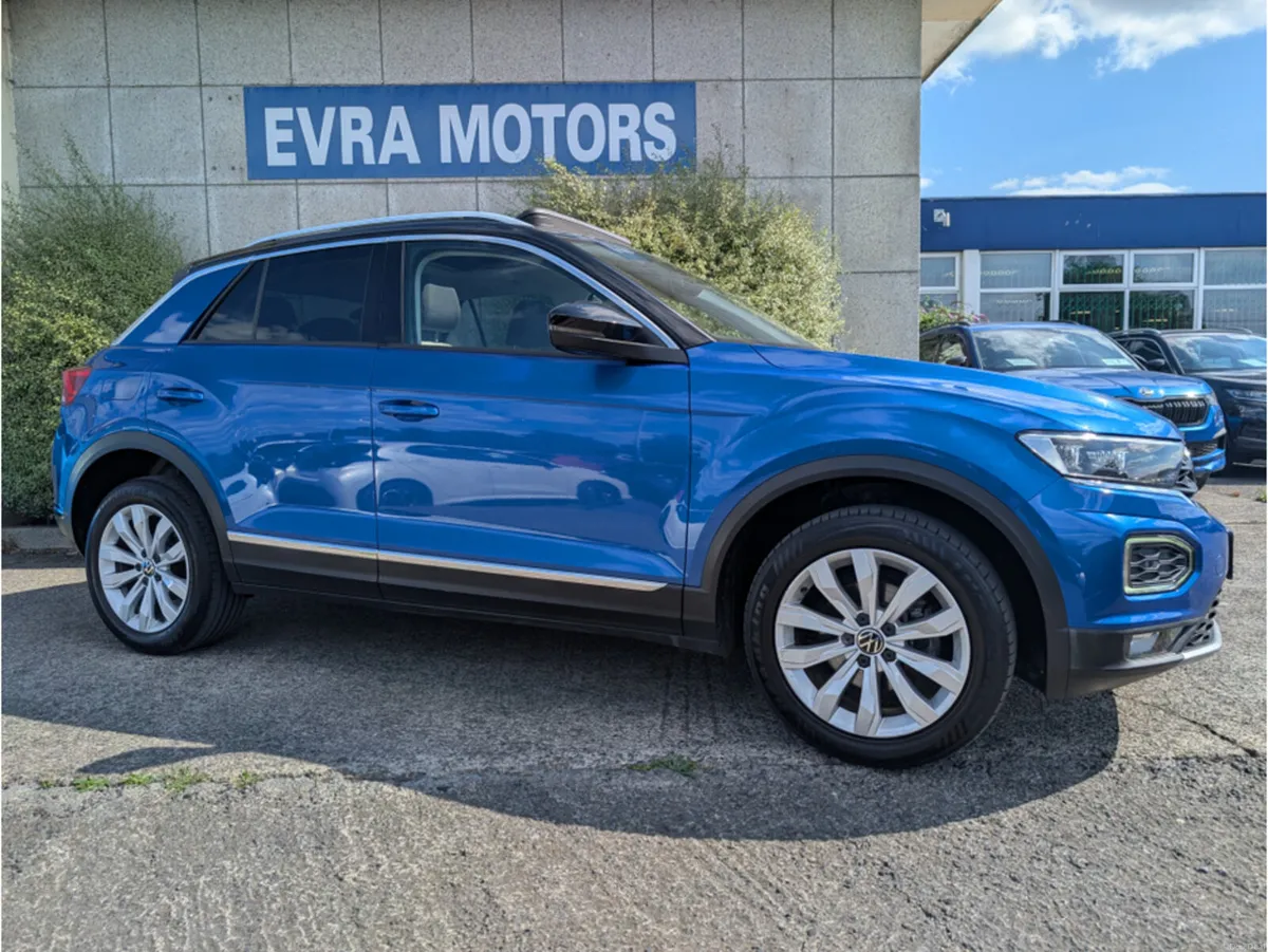 Volkswagen T-Roc SPORT MANUAL 1.5 PETROL //PANOMAR - Image 3