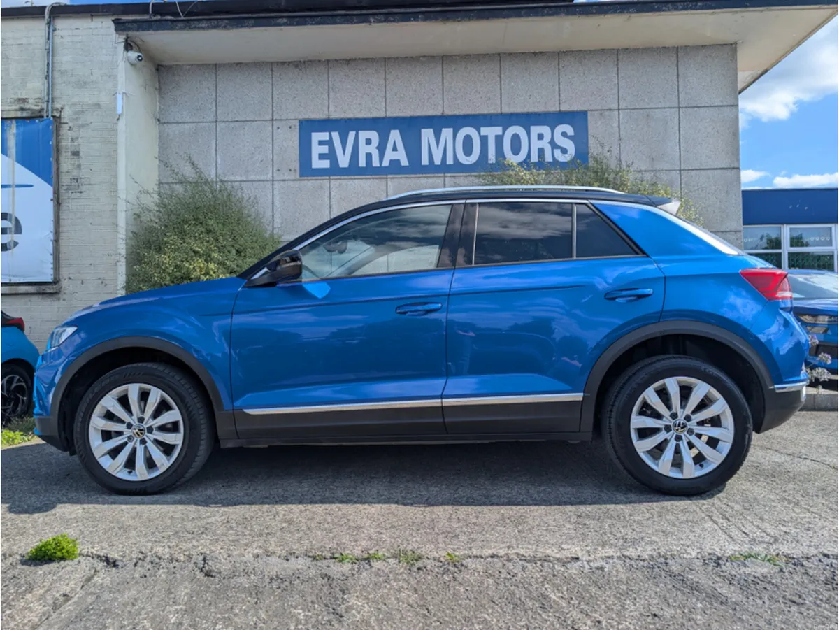 Volkswagen T-Roc SPORT MANUAL 1.5 PETROL //PANOMAR - Image 4
