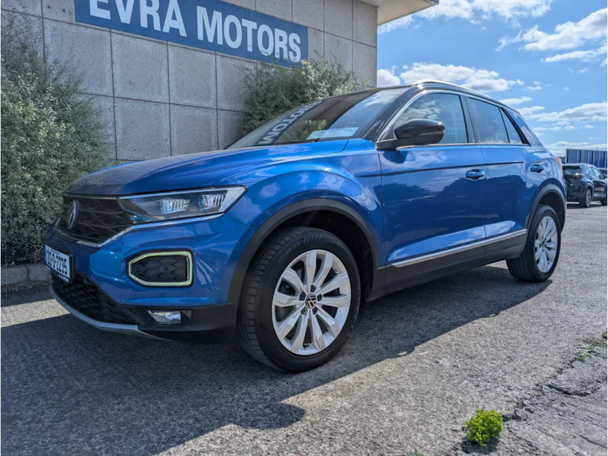 Volkswagen T-Roc SPORT MANUAL 1.5 PETROL //PANOMAR - Image 5