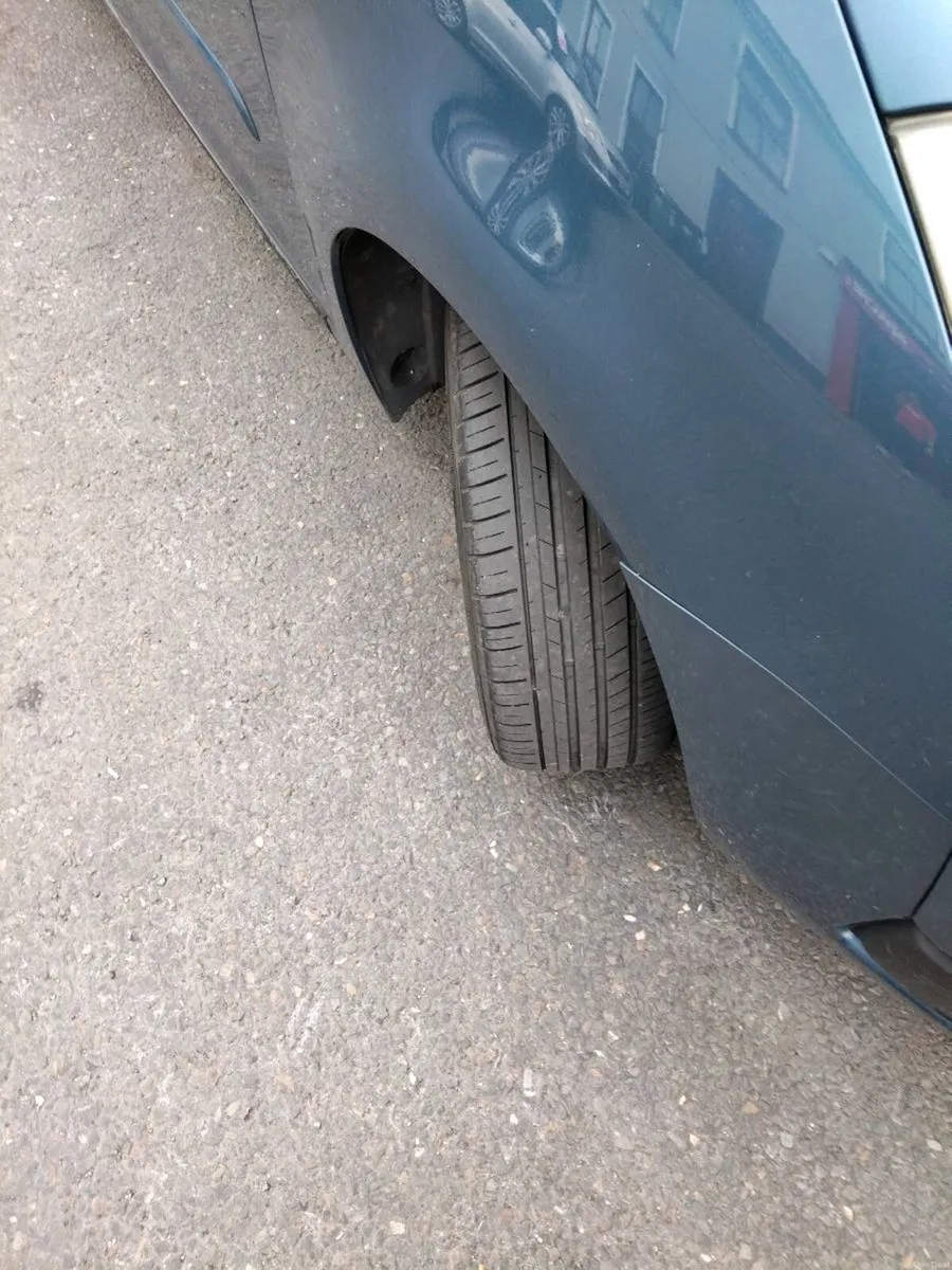 Car - Image 5