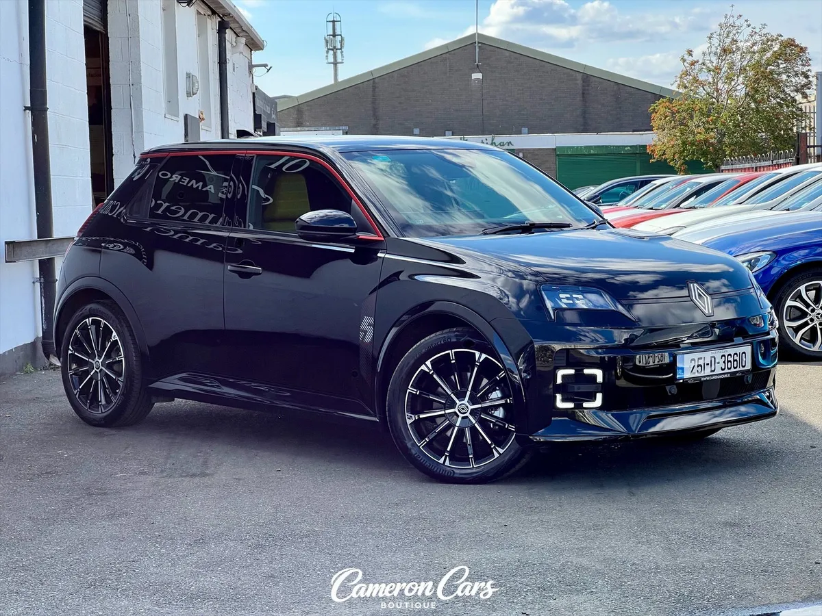RENAULT 5 E-TECH ICONIC 52kw JET BLACK - Image 2