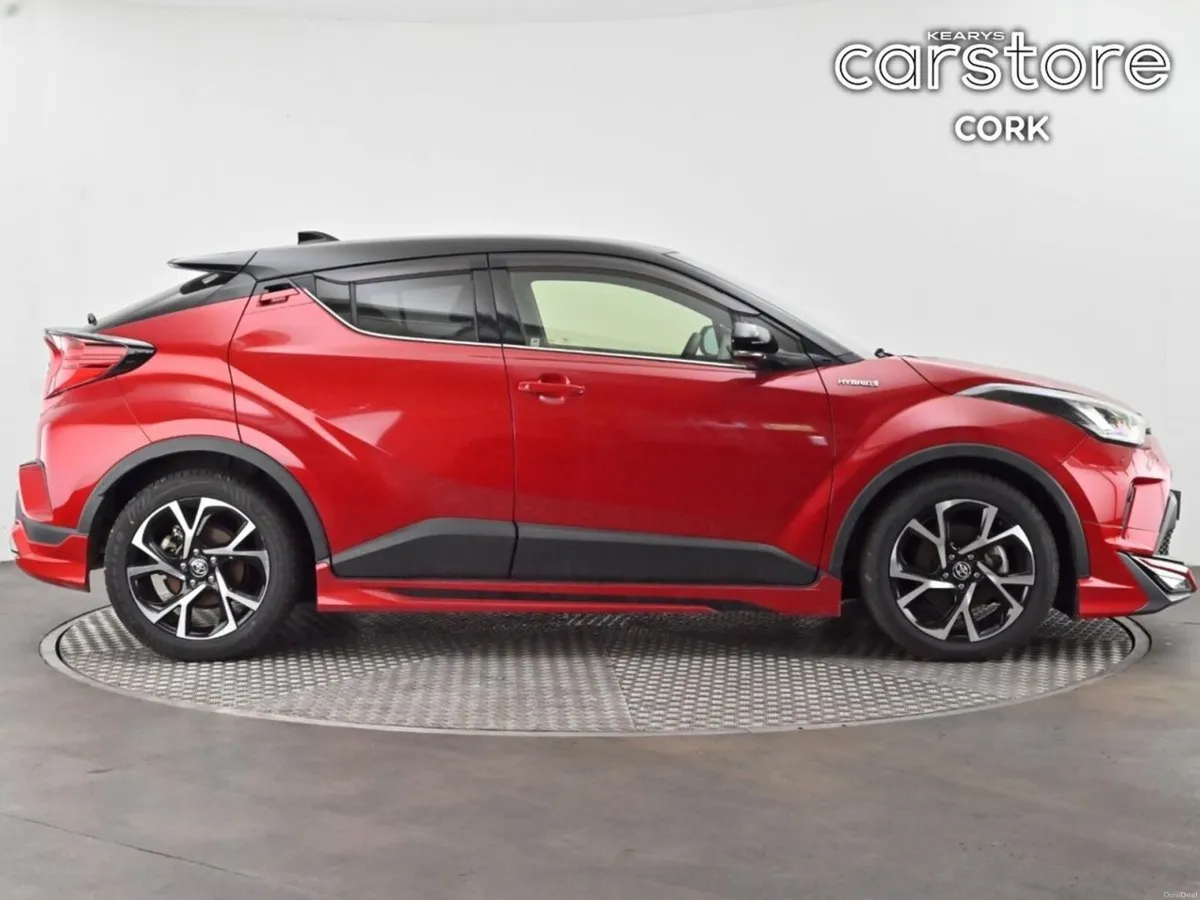 Toyota C-HR 1.8 HYBRID Auto - Image 2