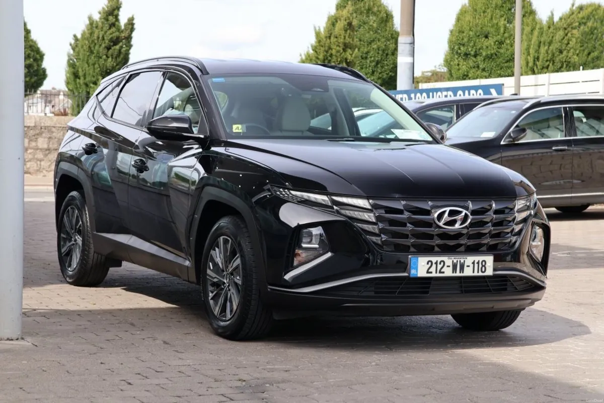 Hyundai Tucson 2WD Executive HEV Auto w.2 Tone Roo - Image 3