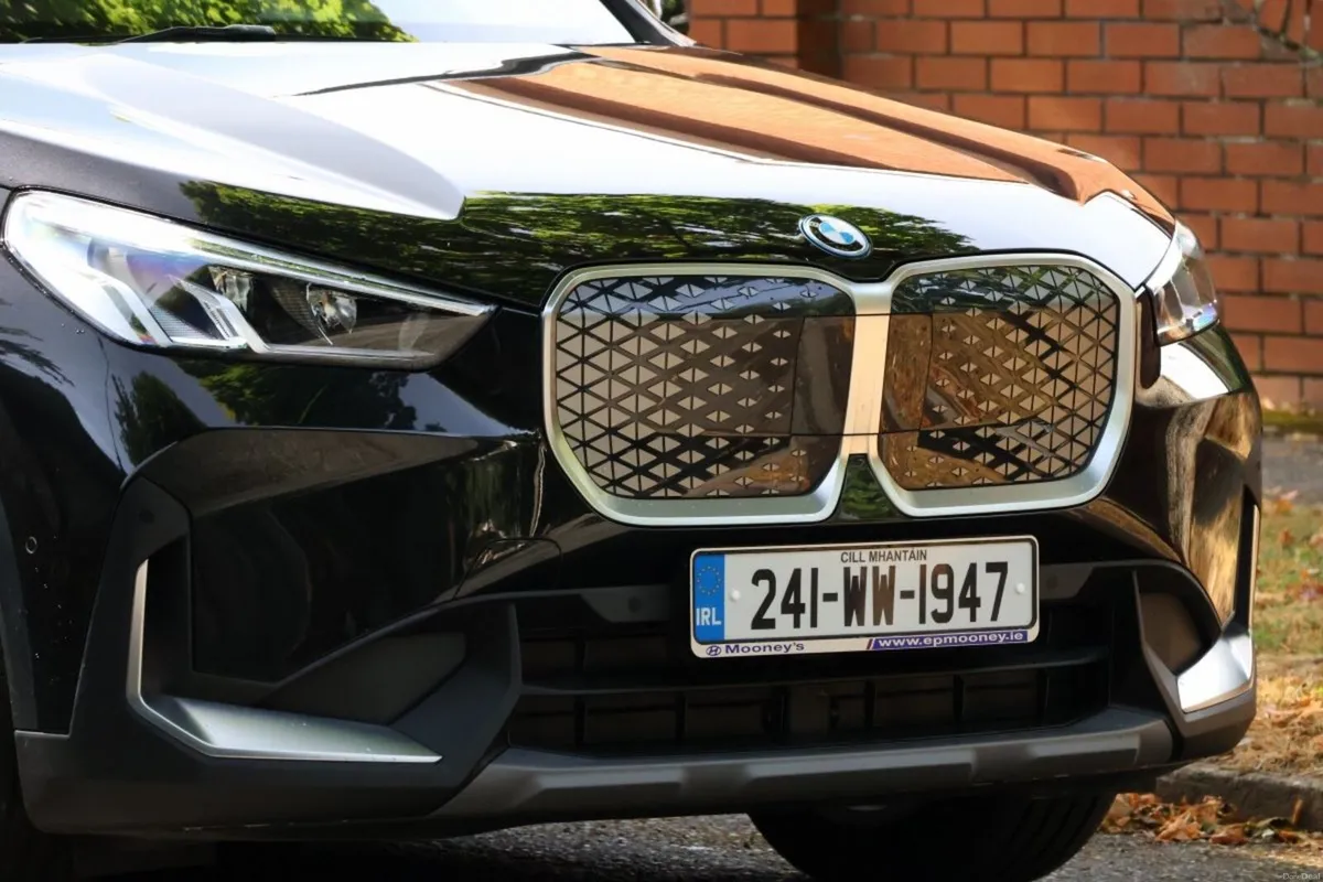 BMW iX1 eDrive20 Sport LOW MILEAGE - Image 3