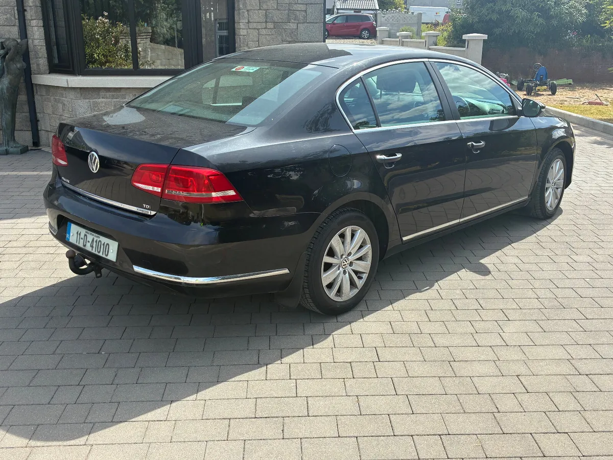 Volkswagen Passat 2011 - Image 4