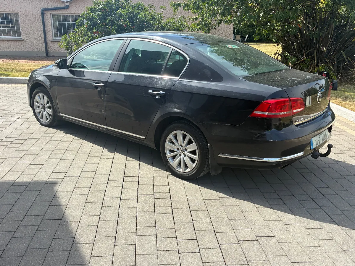 Volkswagen Passat 2011 - Image 3