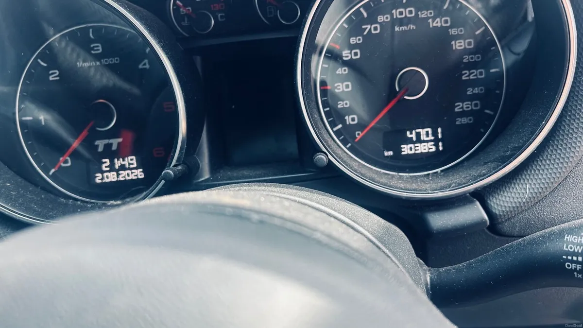 Audi TT 2011 - Image 2