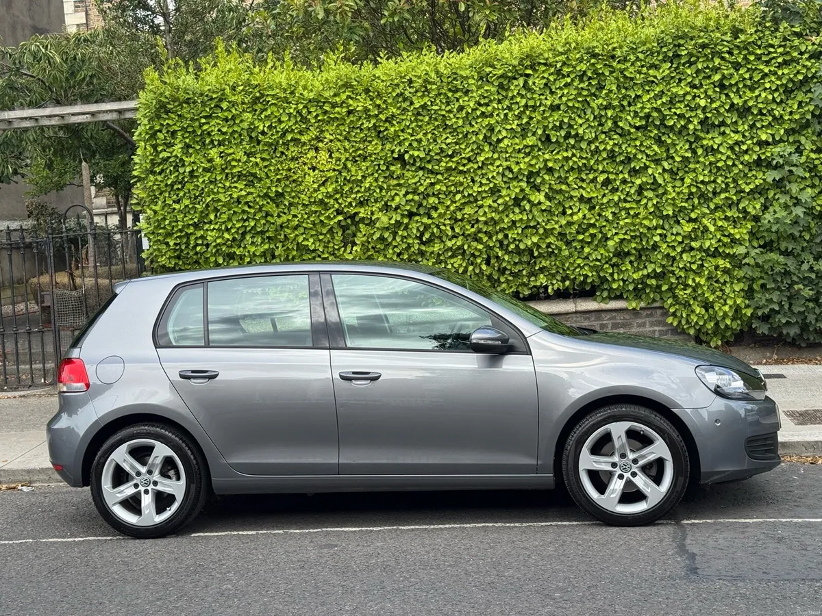Low mileage 2011 Golf Irish car - Image 1