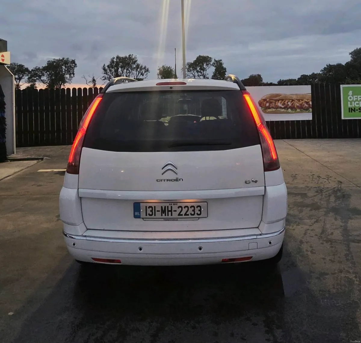 Car - Image 3