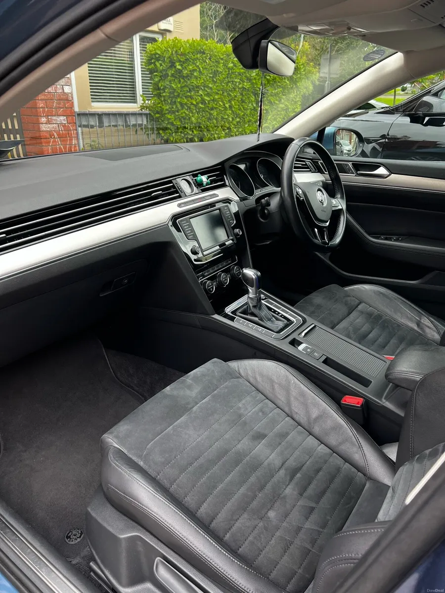 VW PASSAT GTE - Image 3