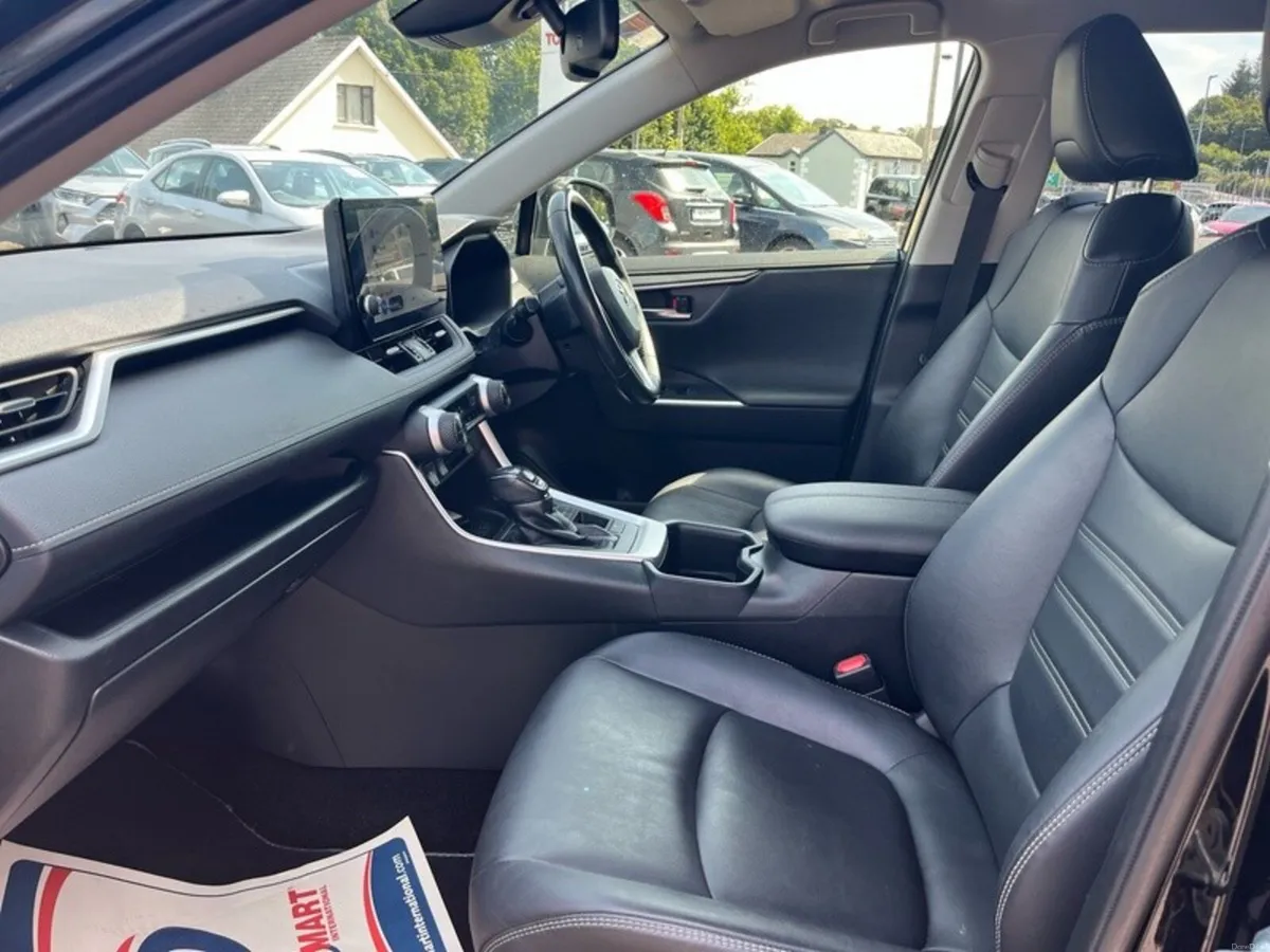 Toyota RAV4 RAV4 HYBRID SOL 4DR AUTO - Image 6
