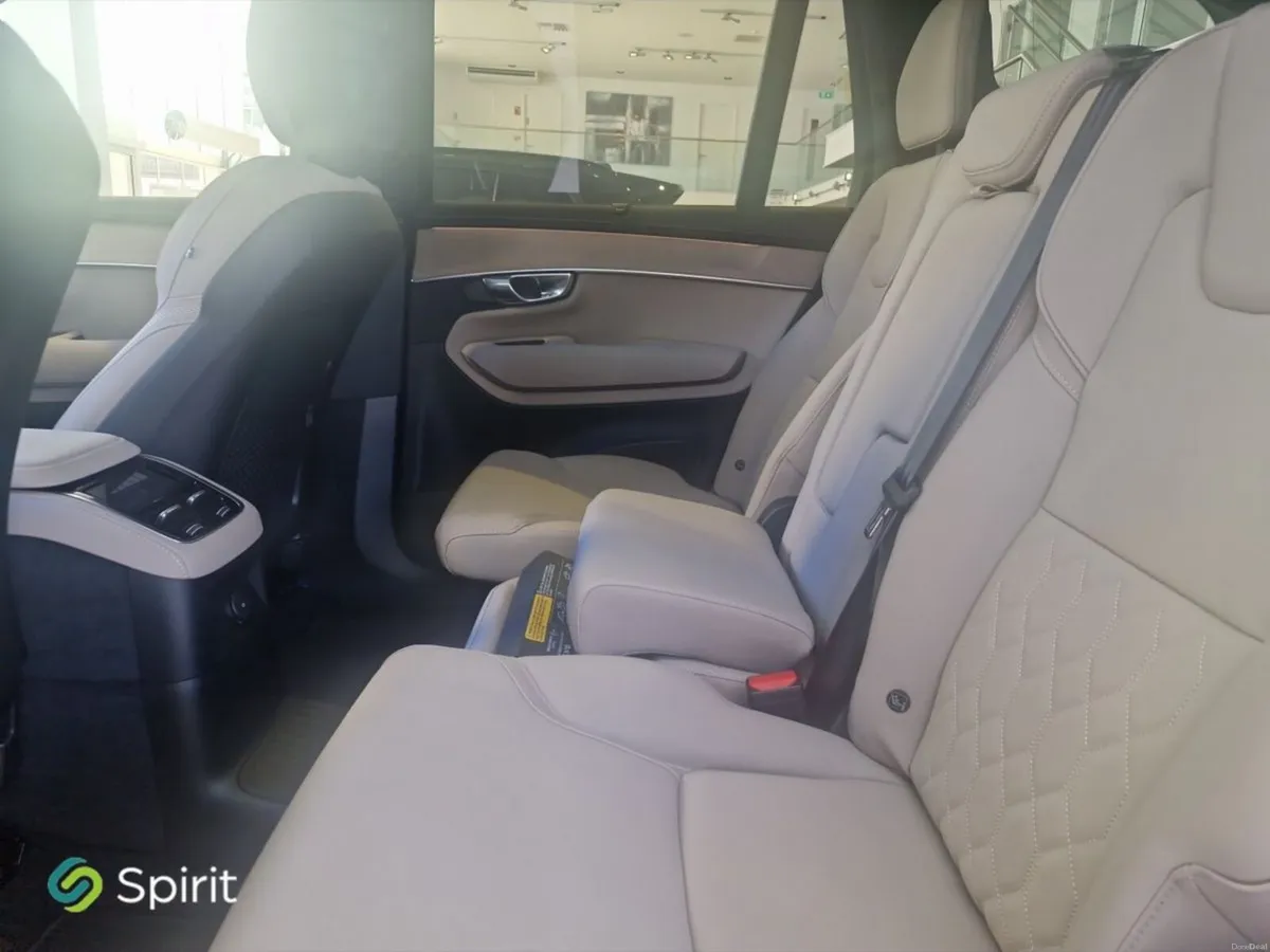 Volvo XC90 T8 Plug In Hybrid Plus - Image 5