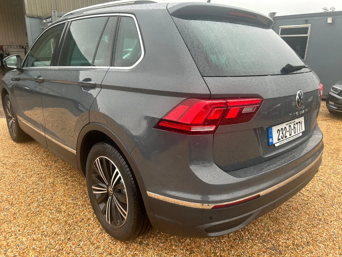 Volkswagen Tiguan life - Image 4